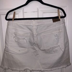 White denim skirt